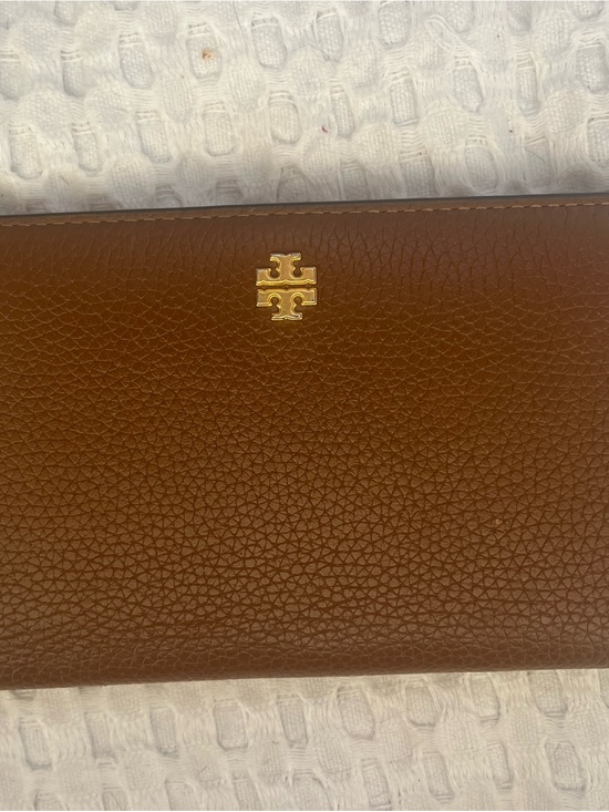 Tory Burch Handbags - Tory Burch Chestnut Pebbled Leather Continental Wallet with Gold Logo